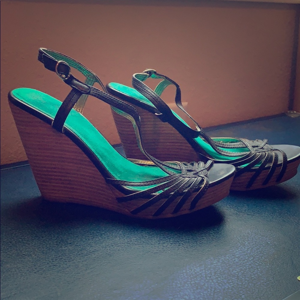 4in strappy wedge
